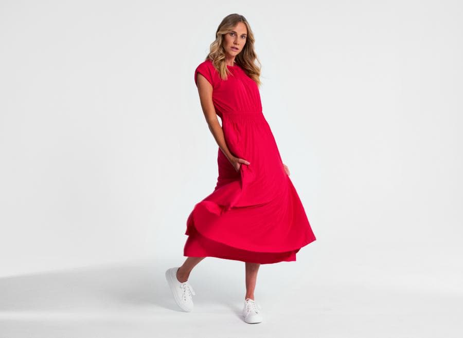 A model in red dress